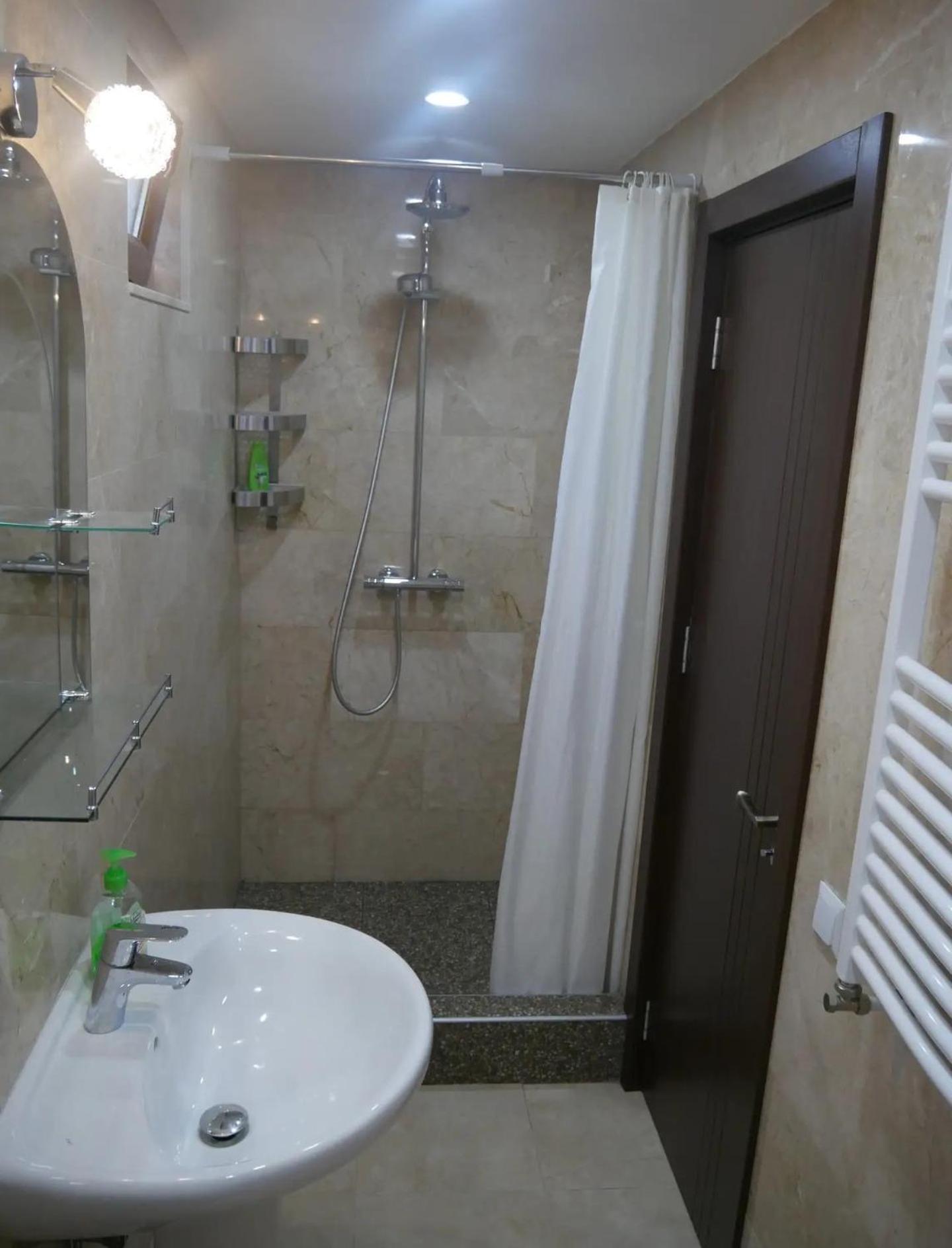 Luxury Apartment At Pirosmani 22 In Central Bordschomi Zimmer foto